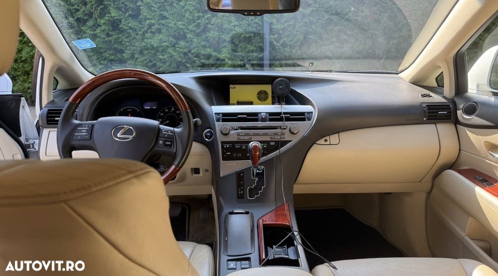 Lexus Seria RX - 10