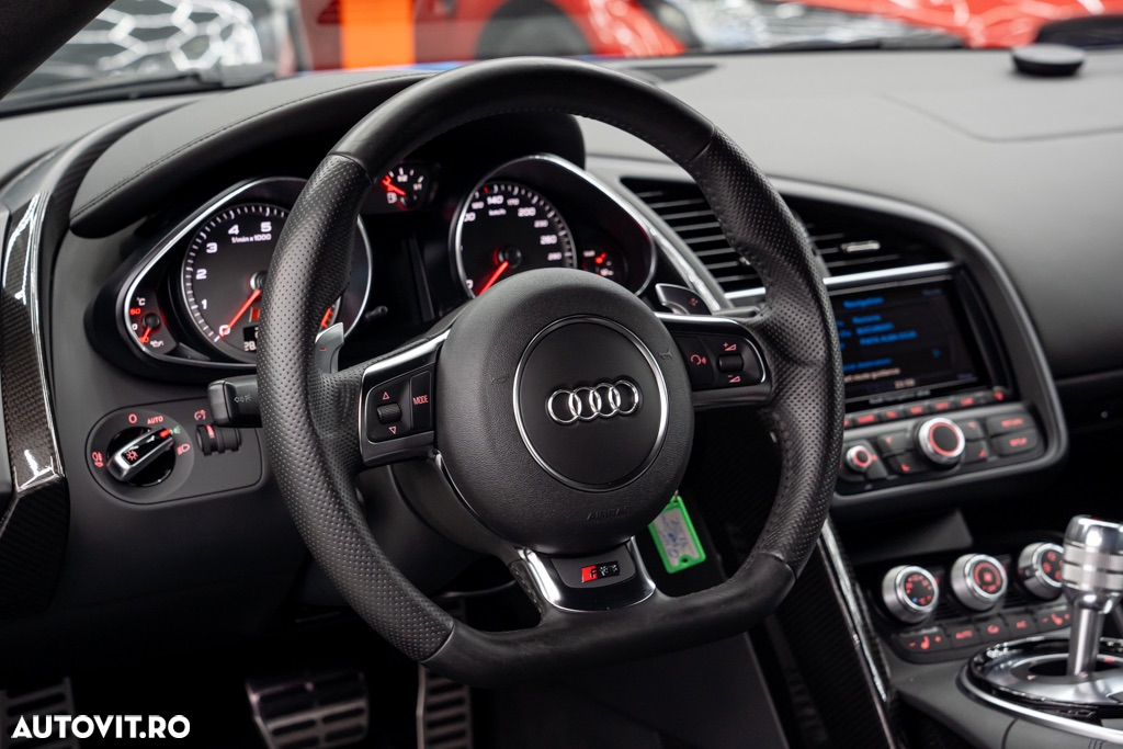 Audi R8 Coupe 4.2 FSI Quattro Stronic - 29