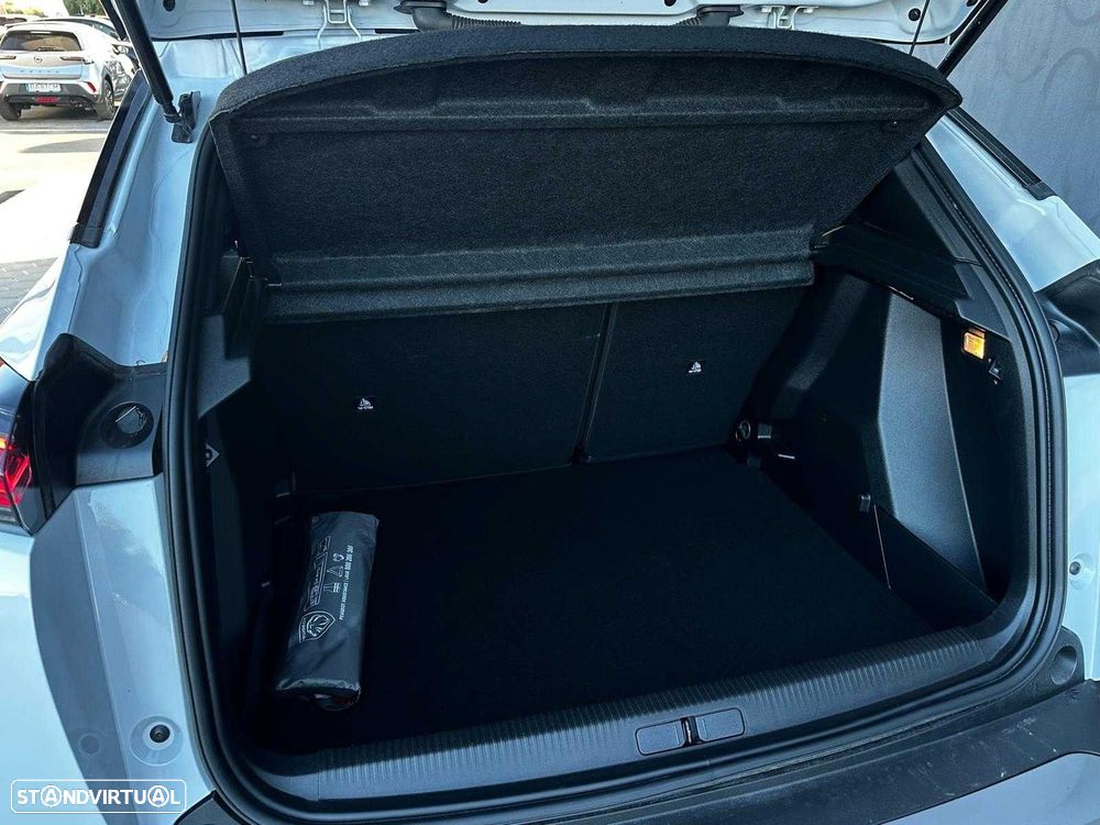 Peugeot 2008 1.2 PureTech Active - 21