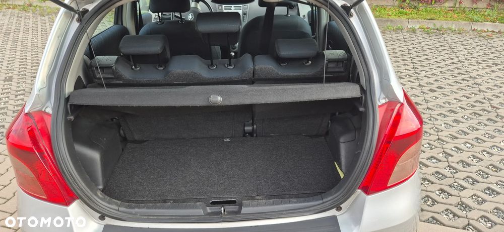 Toyota Yaris 1.3 Sol MM - 9