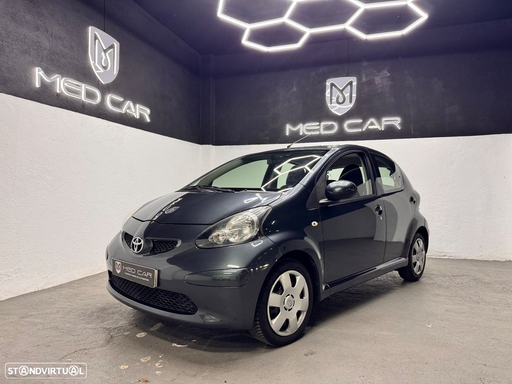 Toyota Aygo 1.0 Plus Sport Pack - 2