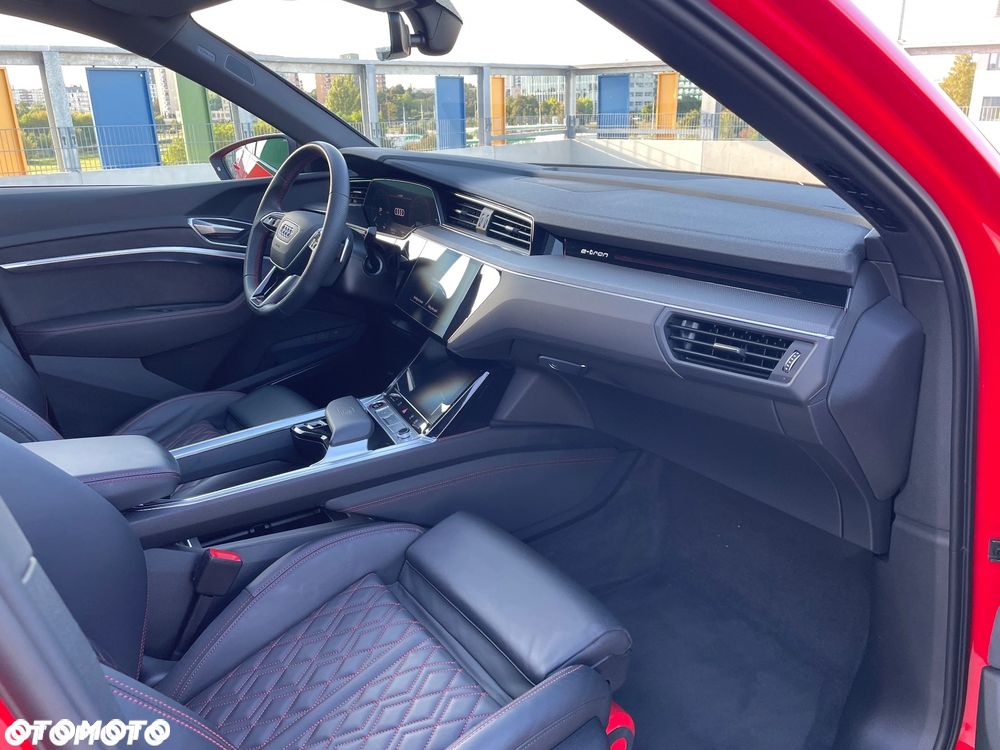 Audi Q8 Sportback e-tron - 25