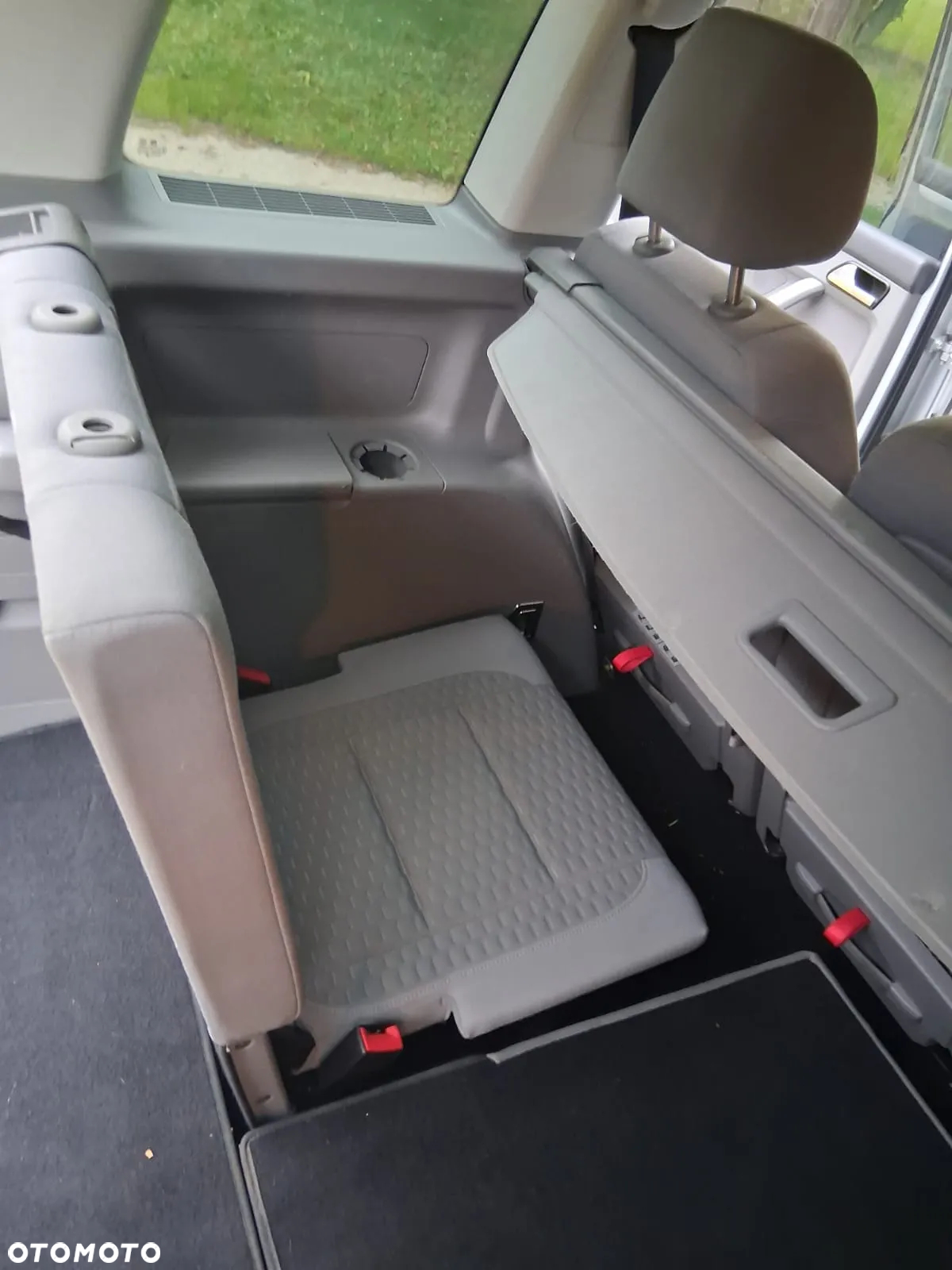 Volkswagen Touran 1.6 Conceptline - 12