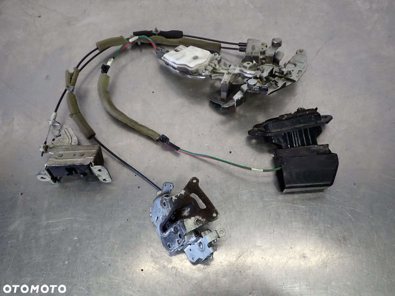 ZAMEK DRZWI PRZESUWNYCH LEWYCH NISSAN NV200 - 6