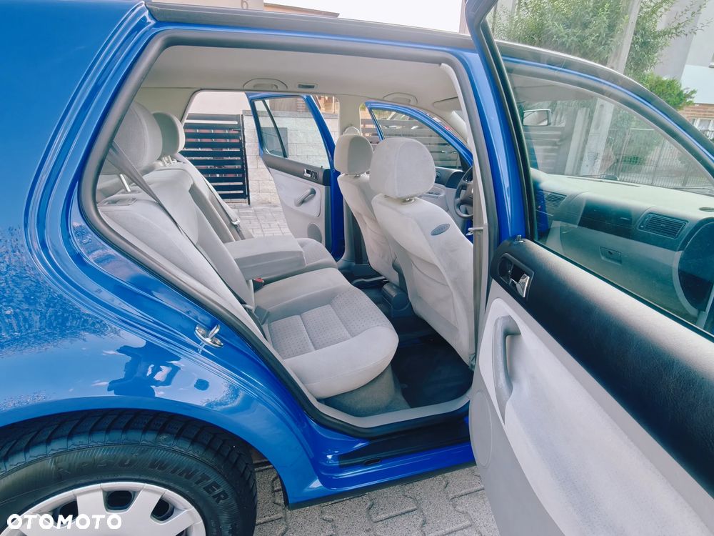 Volkswagen Golf - 10