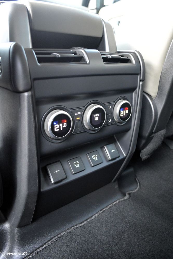 Land Rover Defender 3.0 I6 130 AWD X-Dynamic HSE - 16