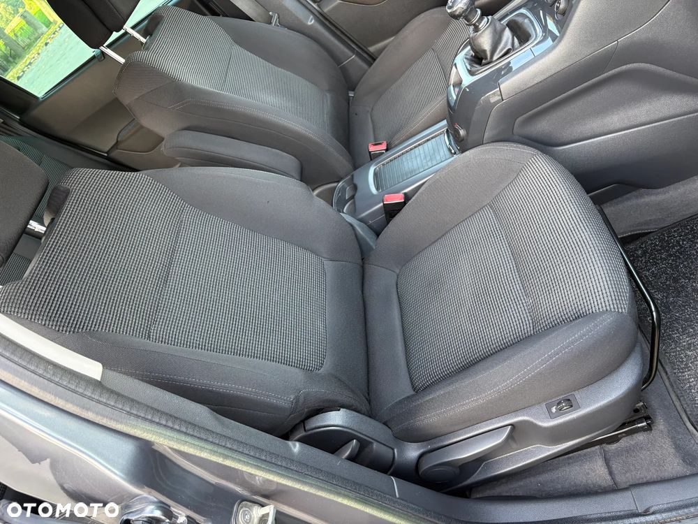 Peugeot 5008 - 16