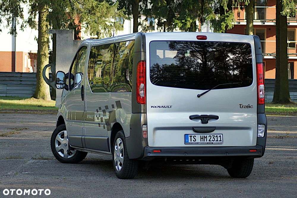 Renault Trafic L1H1 Passenger Lux - 19