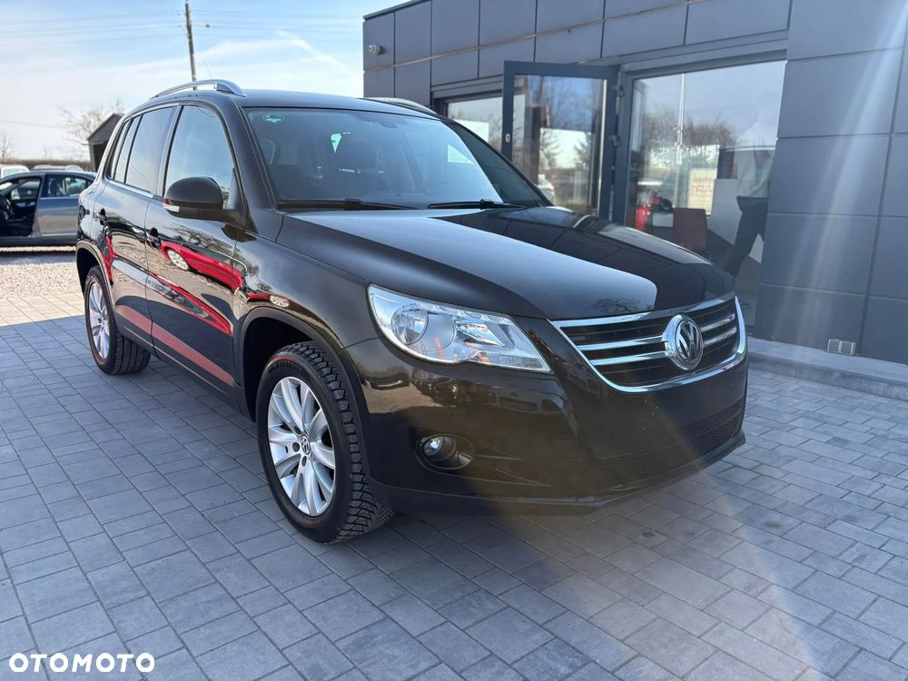 Volkswagen Tiguan - 1