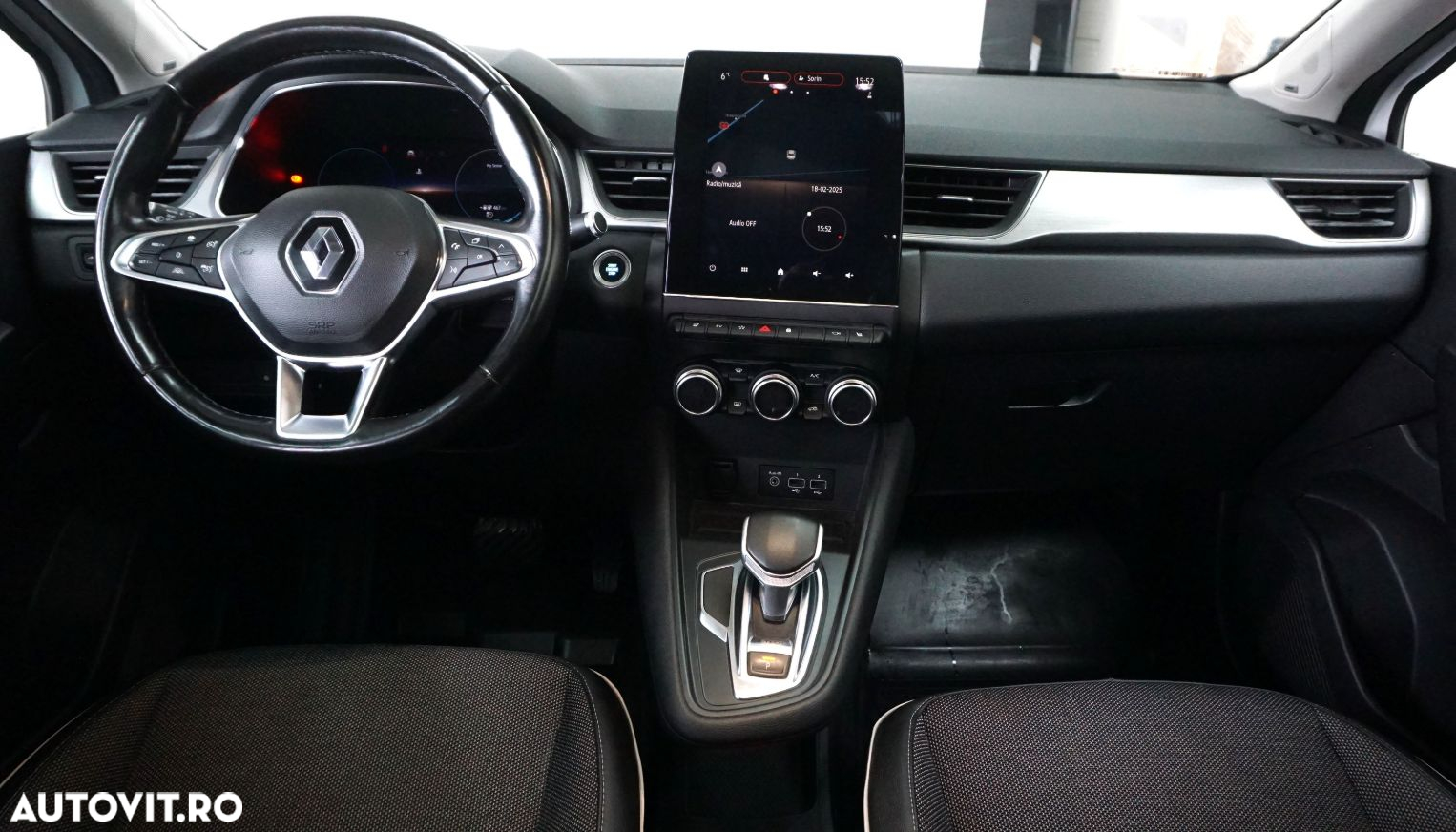 Renault Captur E-Tech Plug-In-Hybrid Intens - 3