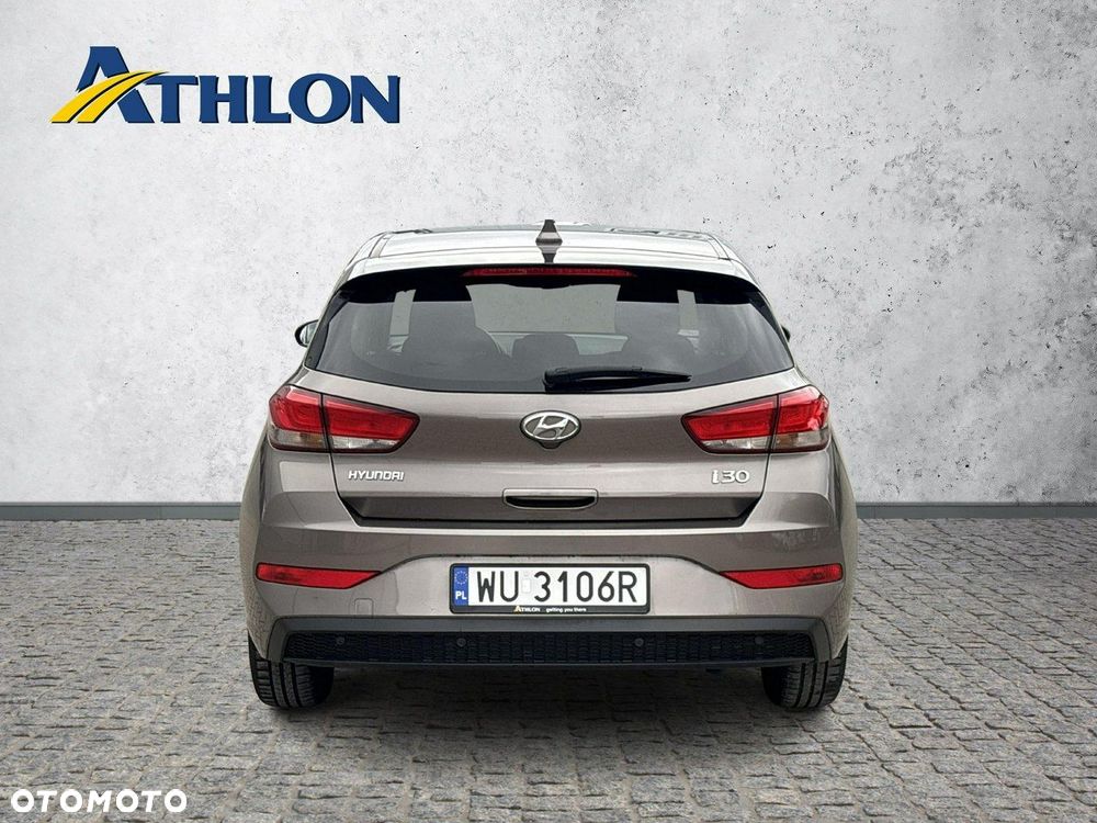 Hyundai i30 1.5 DPI Classic + - 4