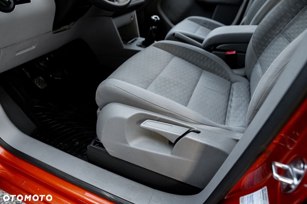 Volkswagen Touran 1.6 - 17