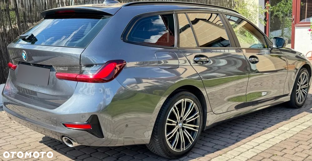 BMW Seria 3 320d Touring xDrive - 6
