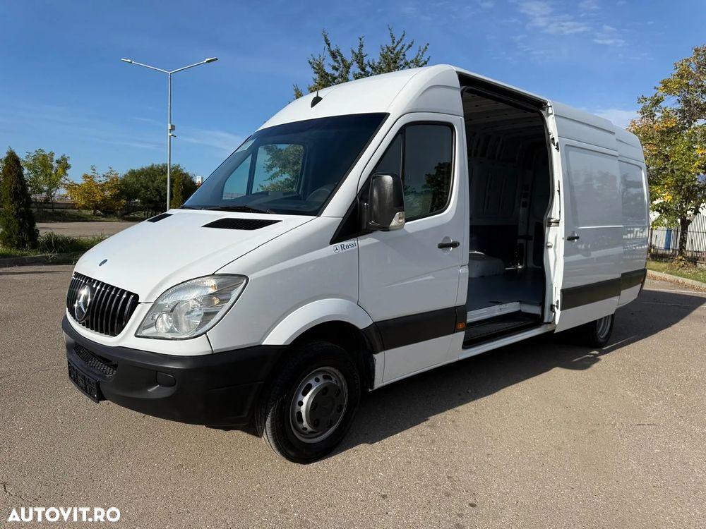 Mercedes-Benz Sprinter - 13