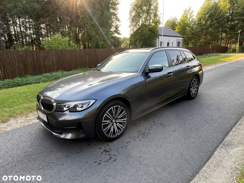 BMW Seria 3 318d Luxury Line - 18