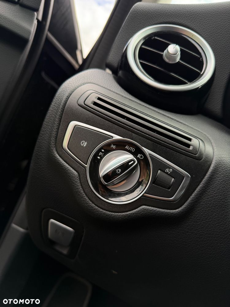 Mercedes-Benz Klasa C 180 9G-TRONIC Edition - 28