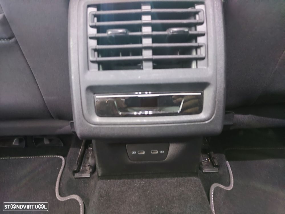 VW Golf 2.0 TDI Life - 32