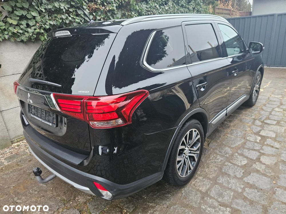 Mitsubishi Outlander 2.2 DI-D 4WD Plus - 6