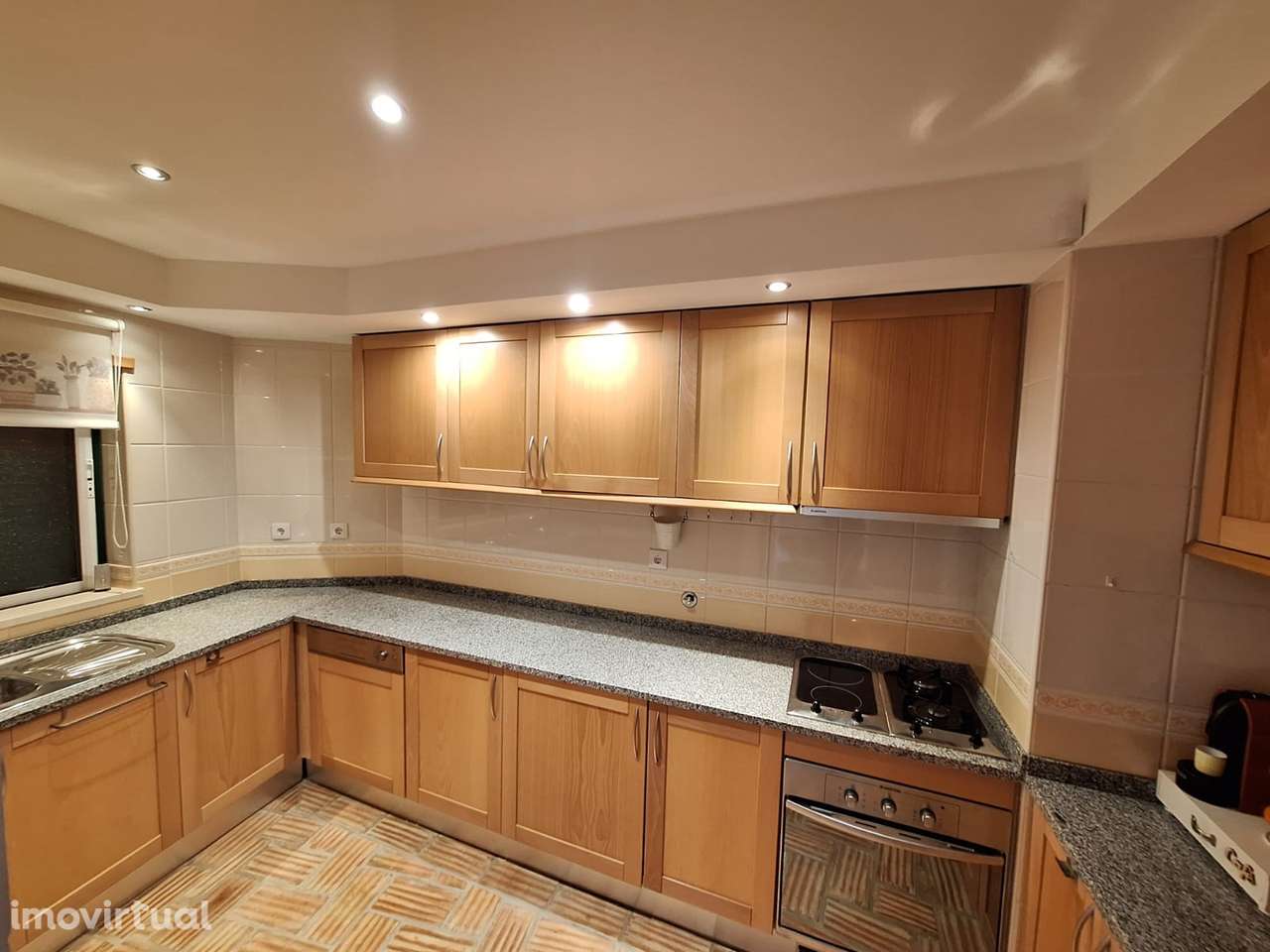 T2 com piscina, garagem e varanda em Portimão - Grande imagem: 2/12