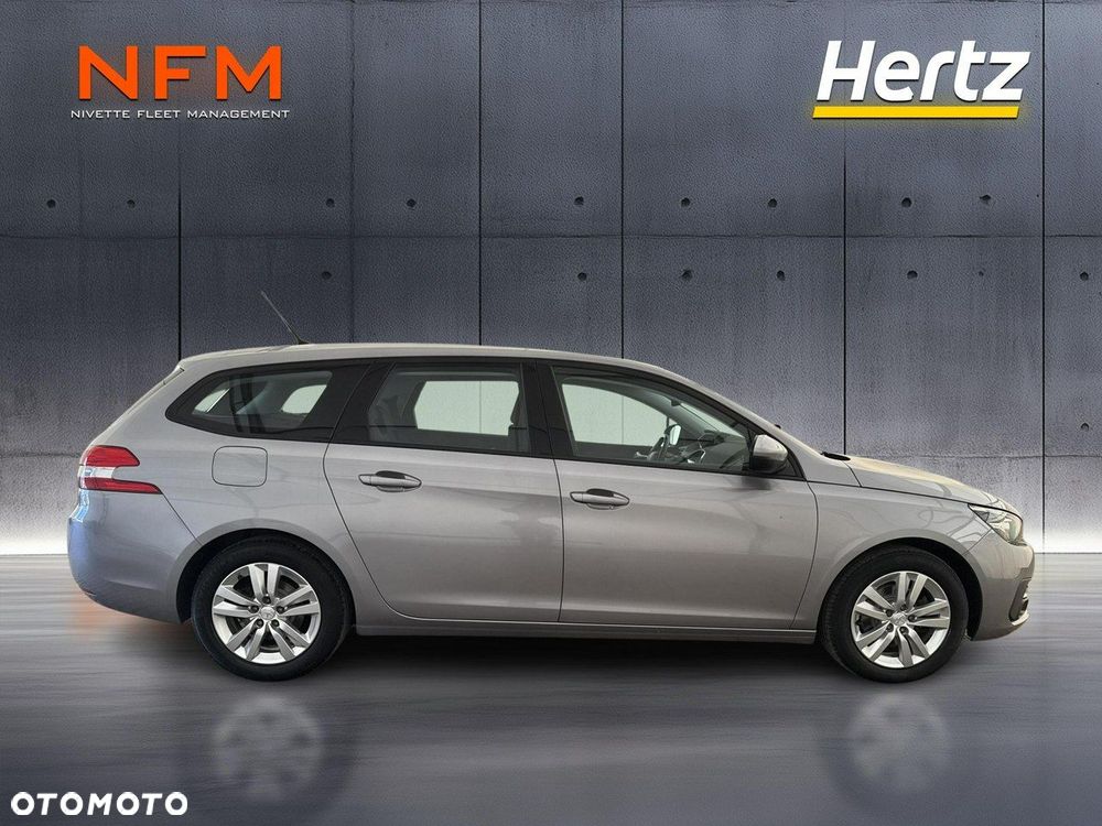 Peugeot 308 - 8