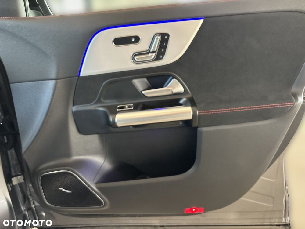 Mercedes-Benz GLA - 20