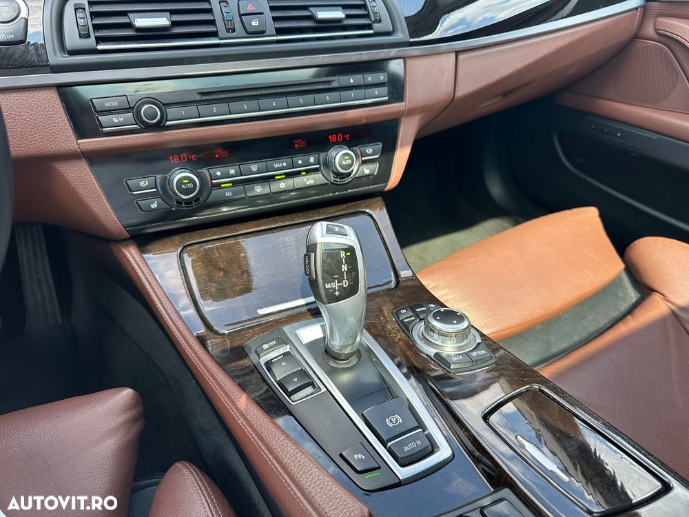 BMW Seria 5 528i Aut. - 24