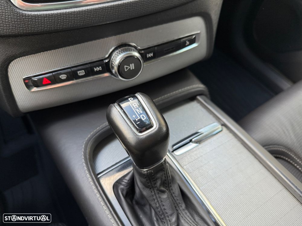 Volvo XC 90 2.0 D5 Inscription AWD - 24