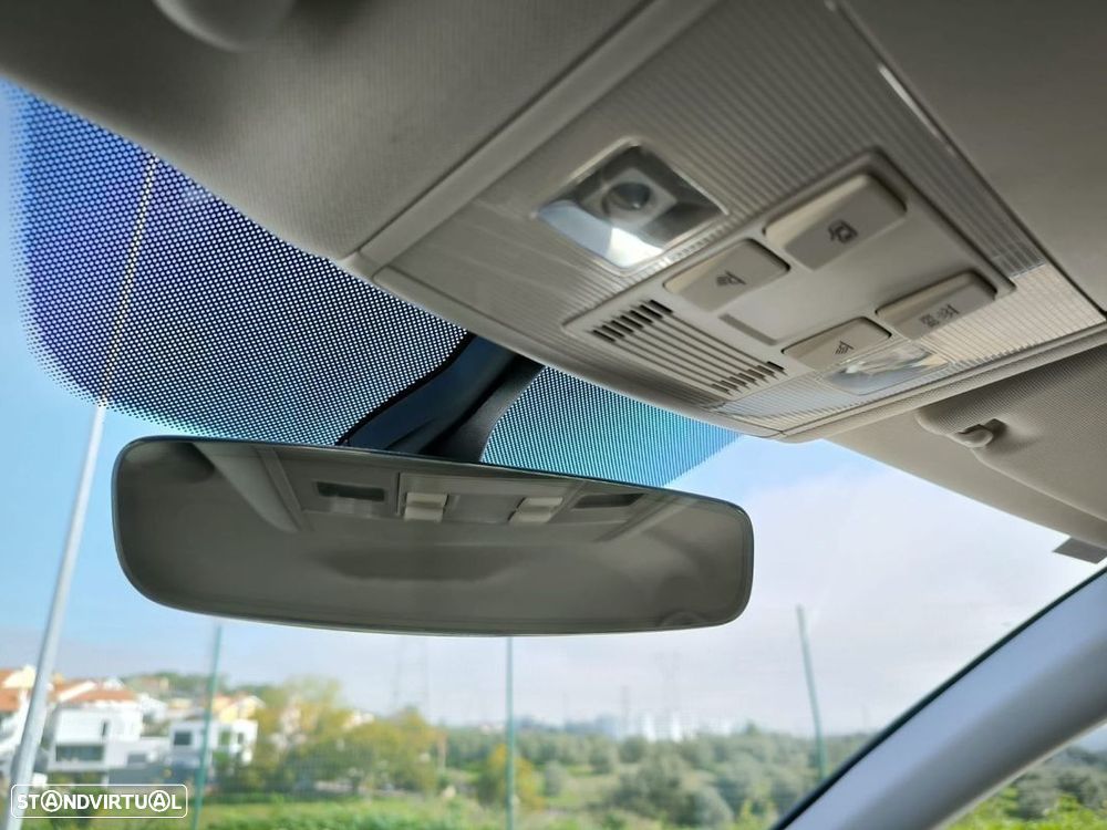 VW Passat 2.0 TDI Business P.DSG - 44