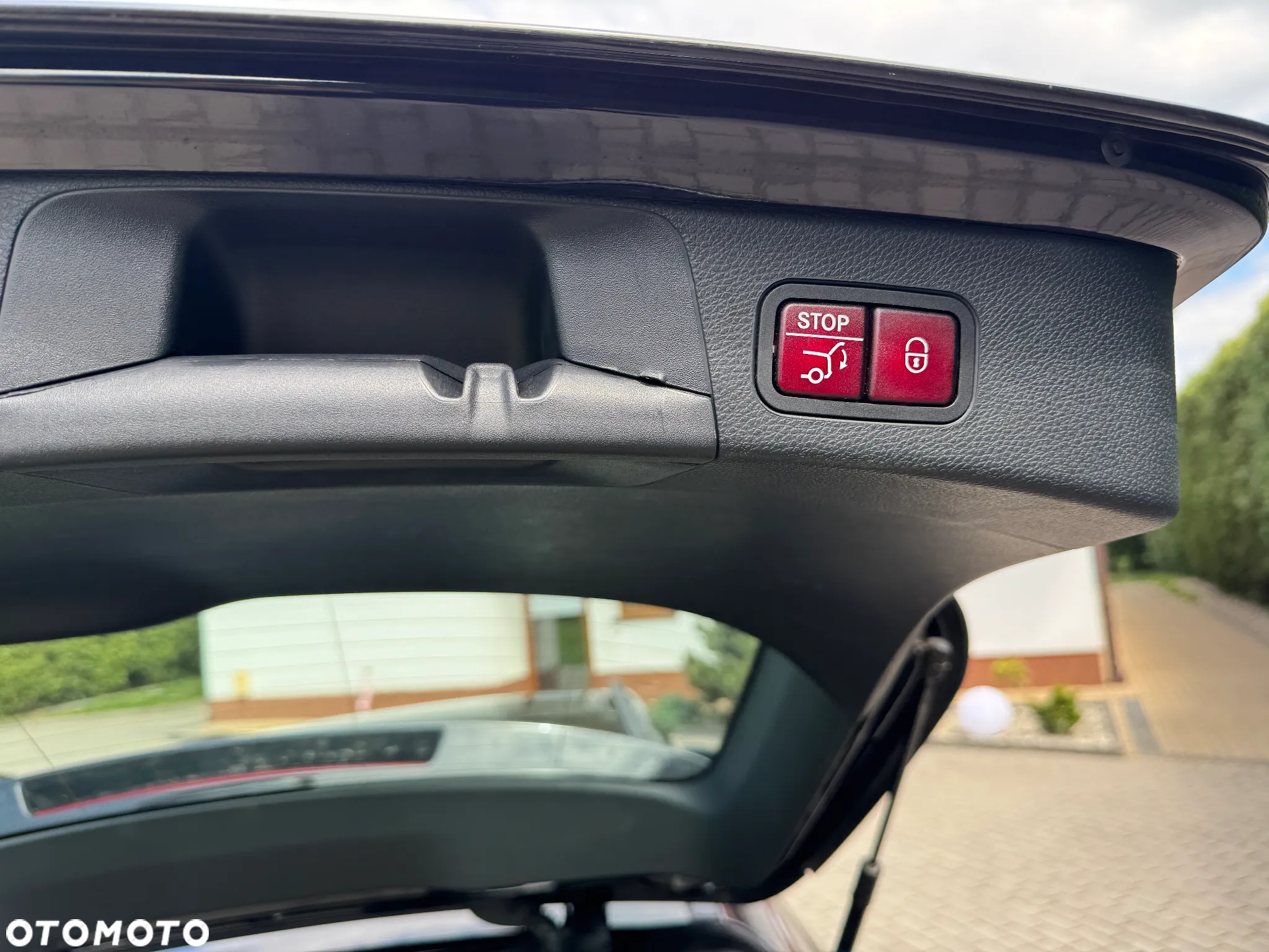 Mercedes-Benz Klasa C 300 4Matic T 9G-TRONIC - 22