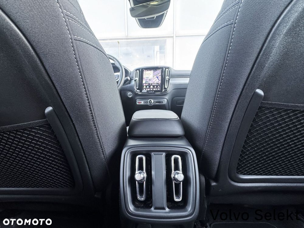 Volvo XC 40 - 25