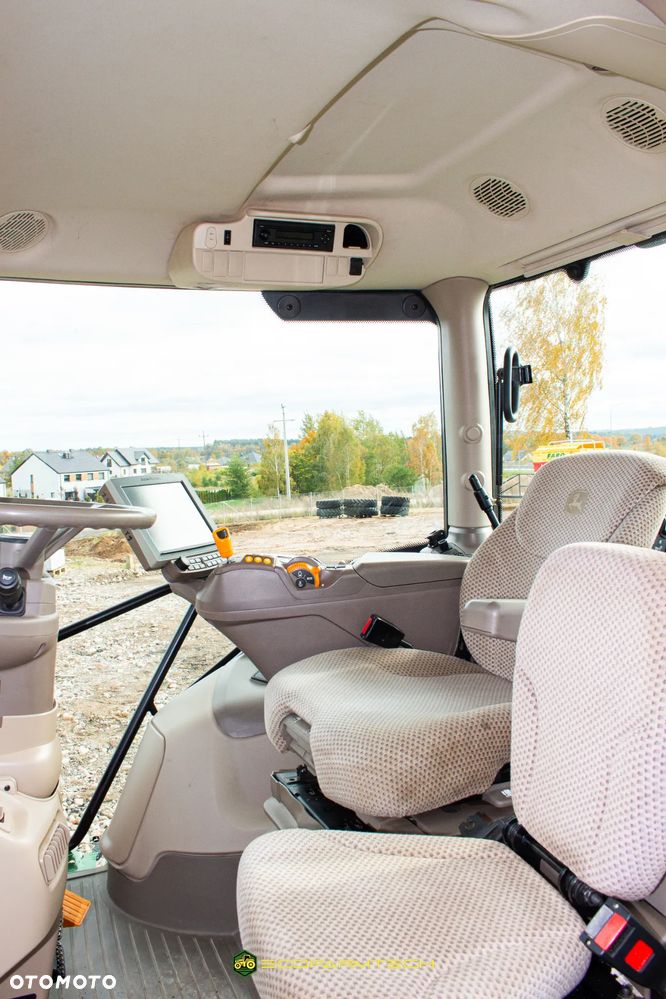 John Deere 6215R - 4