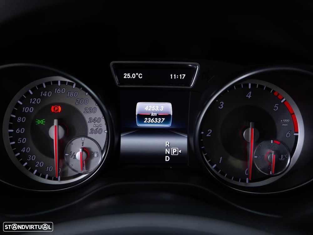 Mercedes-Benz CLA 220 — fotografia 19