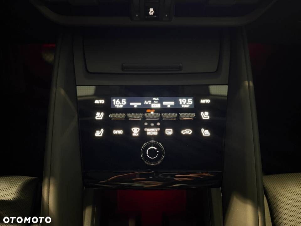 Porsche Macan - 32