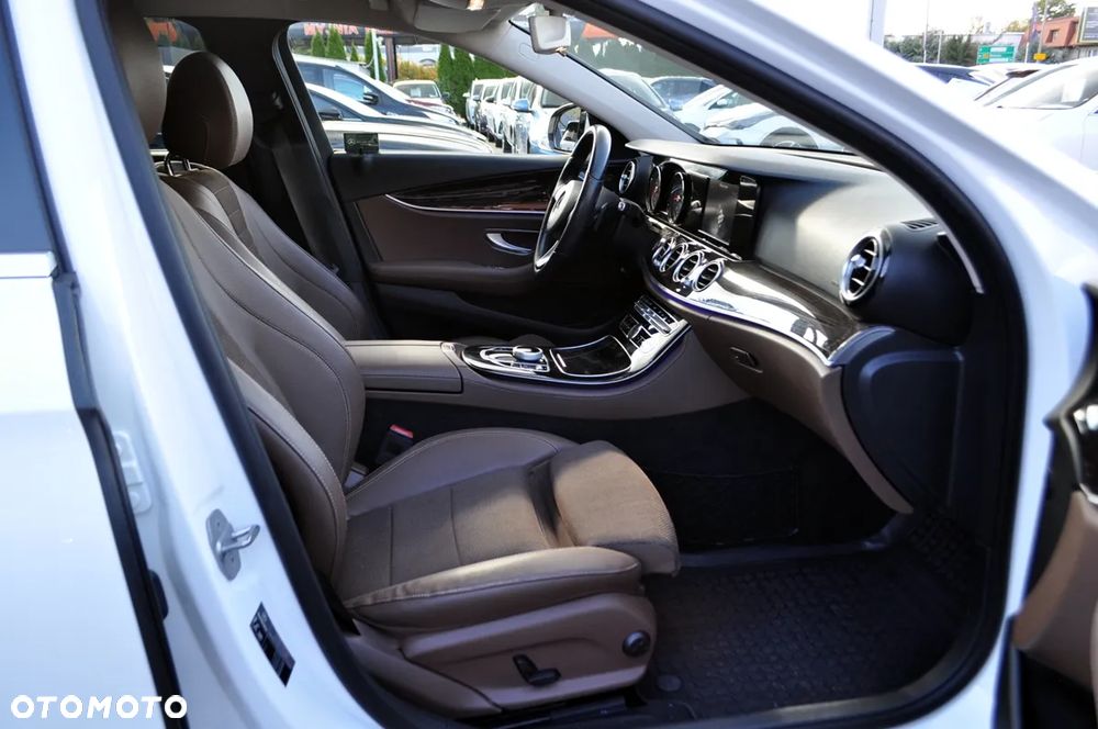 Mercedes-Benz Klasa E 200 d 9G-TRONIC - 26