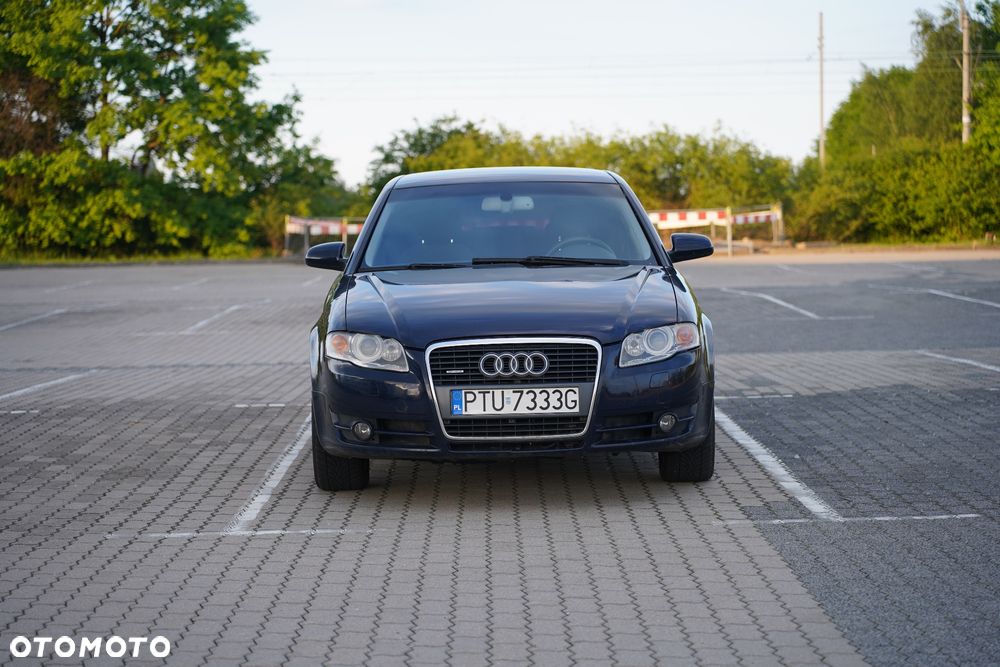 Audi A4 Limousine - 5