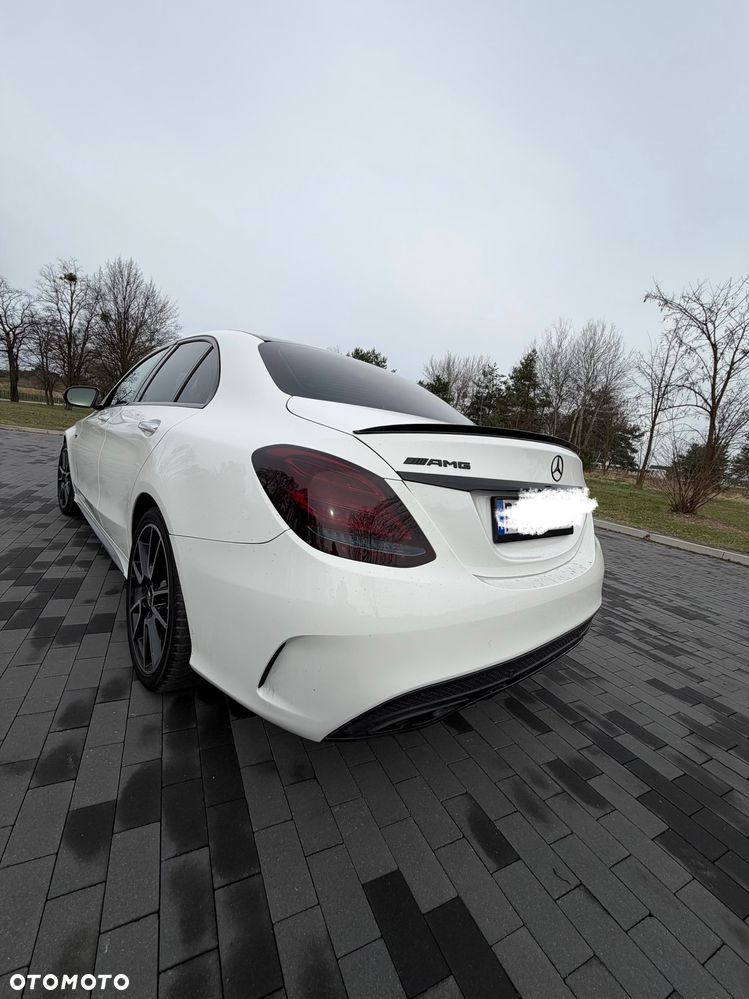 Mercedes-Benz Klasa C AMG 43 4Matic 9G-TRONIC - 26