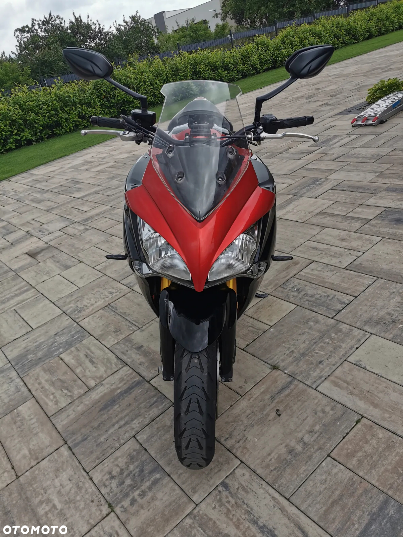 Suzuki GSX - 26