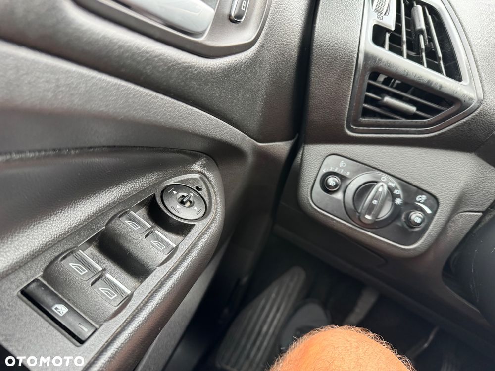 Ford Kuga - 11