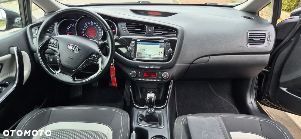 Kia Ceed 1.6 GDI Business Line - 22