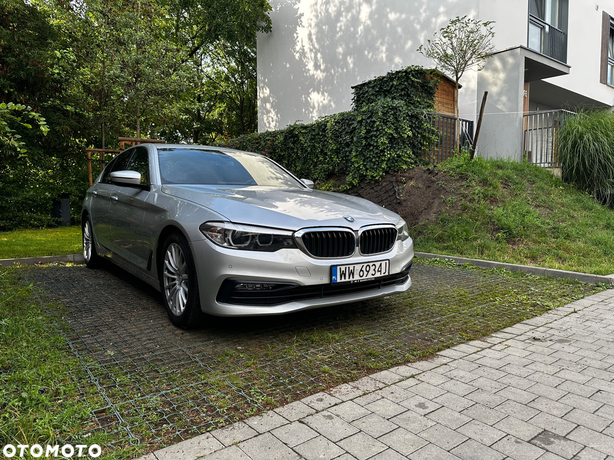 BMW Seria 5 520d Sport Line - 2
