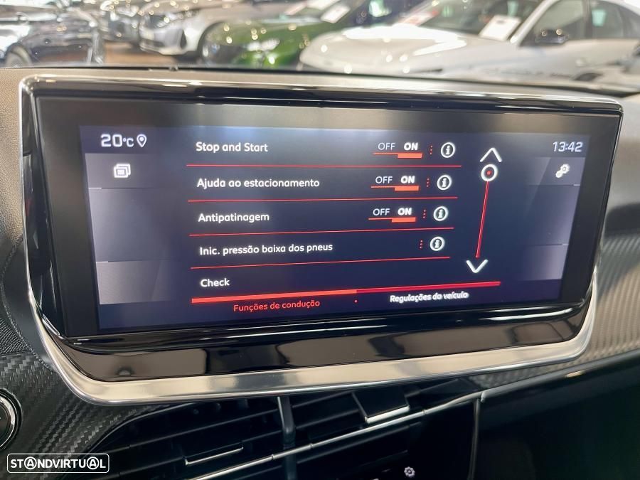 Peugeot 2008 1.2 PureTech Allure Pack - 21