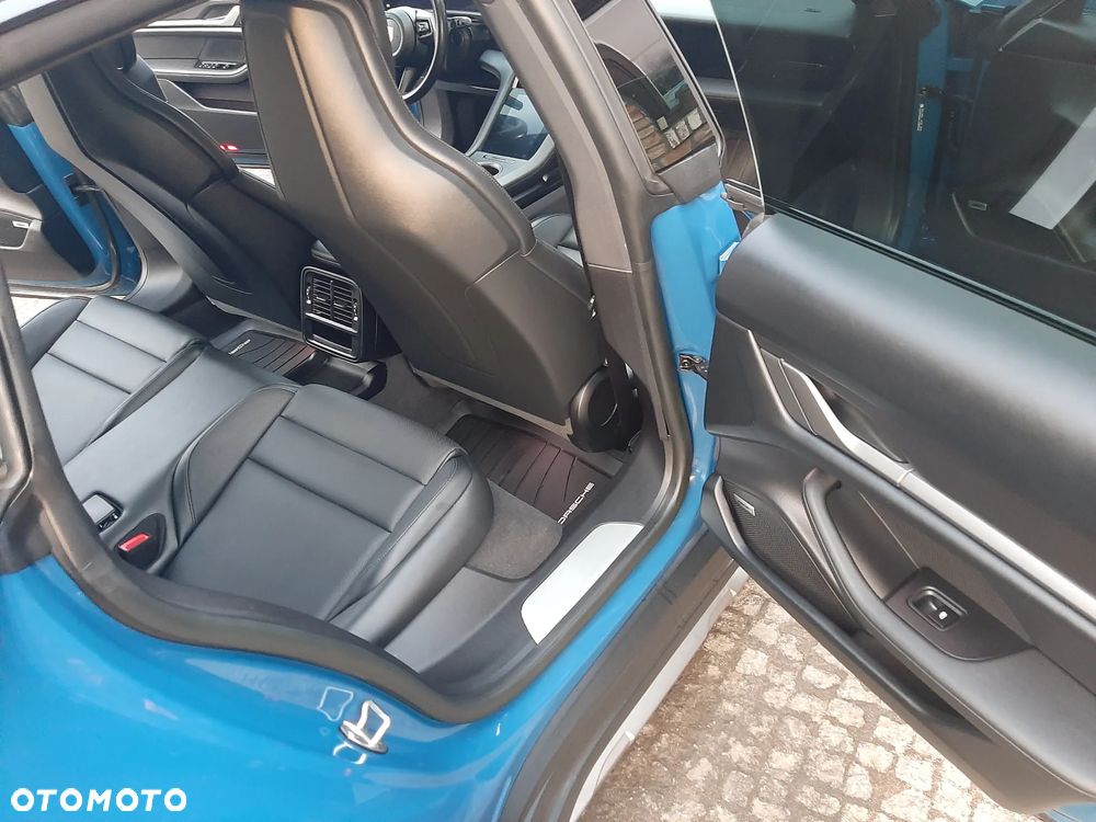 Porsche Taycan 4S - 23