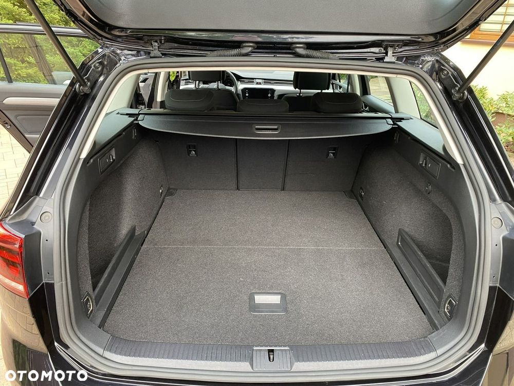 Volkswagen Passat - 33
