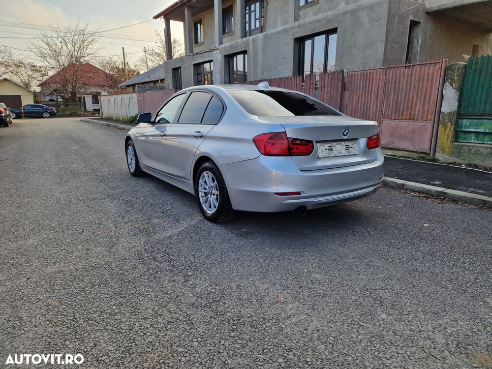 BMW Seria 3 318d GT Sport Line - 3