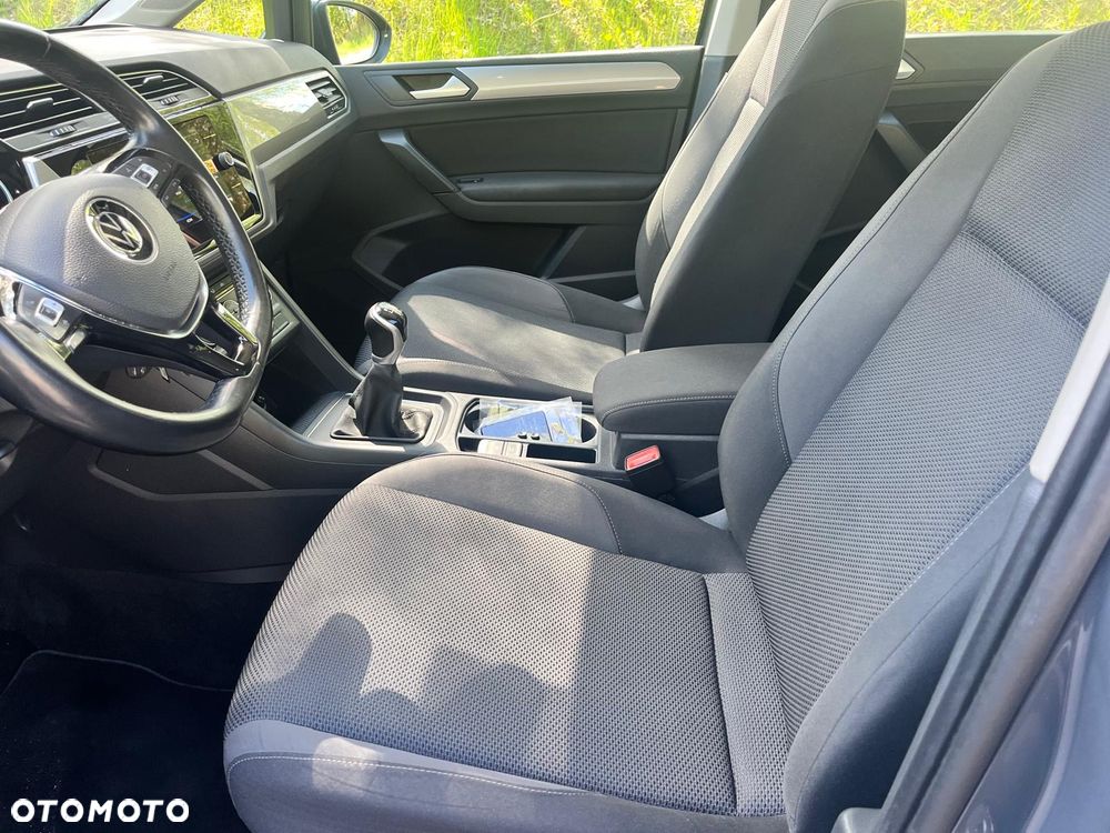 Volkswagen Touran 2.0 TDI BMT SCR Trendline - 21
