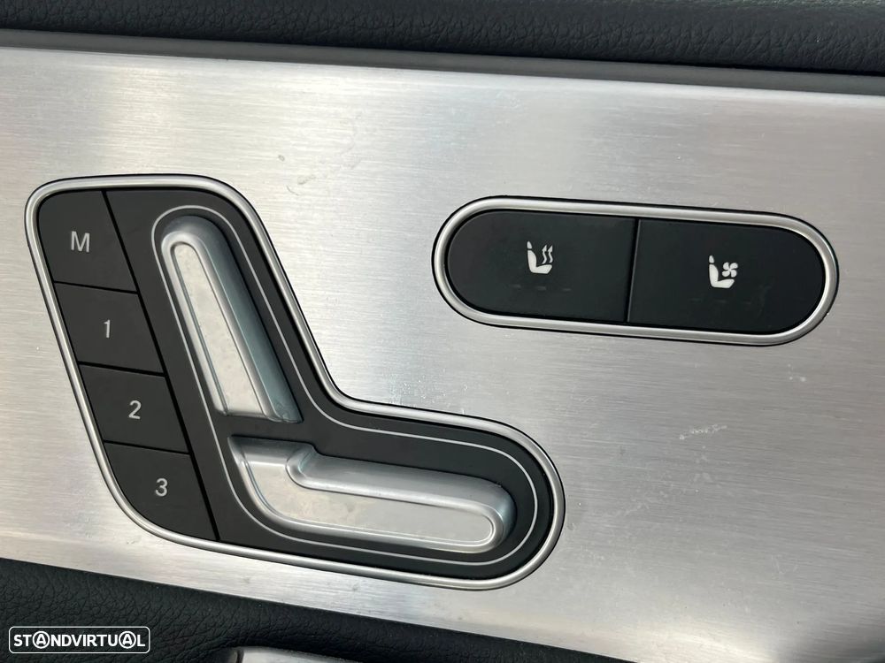 Mercedes-Benz A 250 Limousine e AMG Line - 10