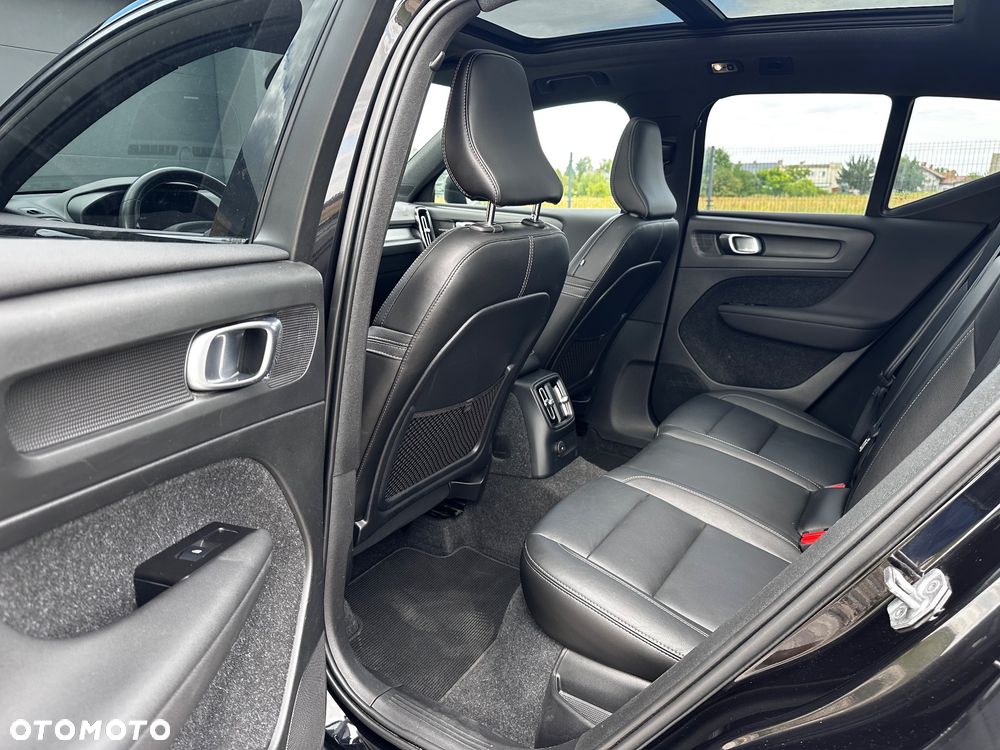 Volvo XC 40 T5 Plug-In Hybrid R-Design - 28