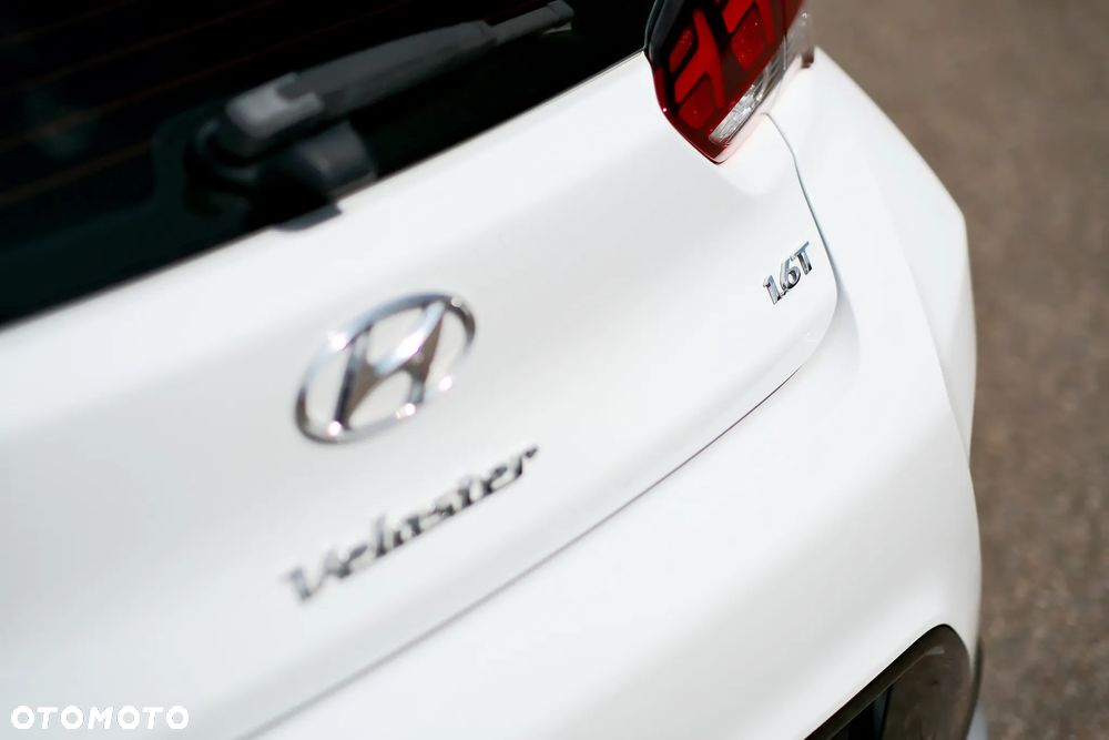 Hyundai Veloster - 16