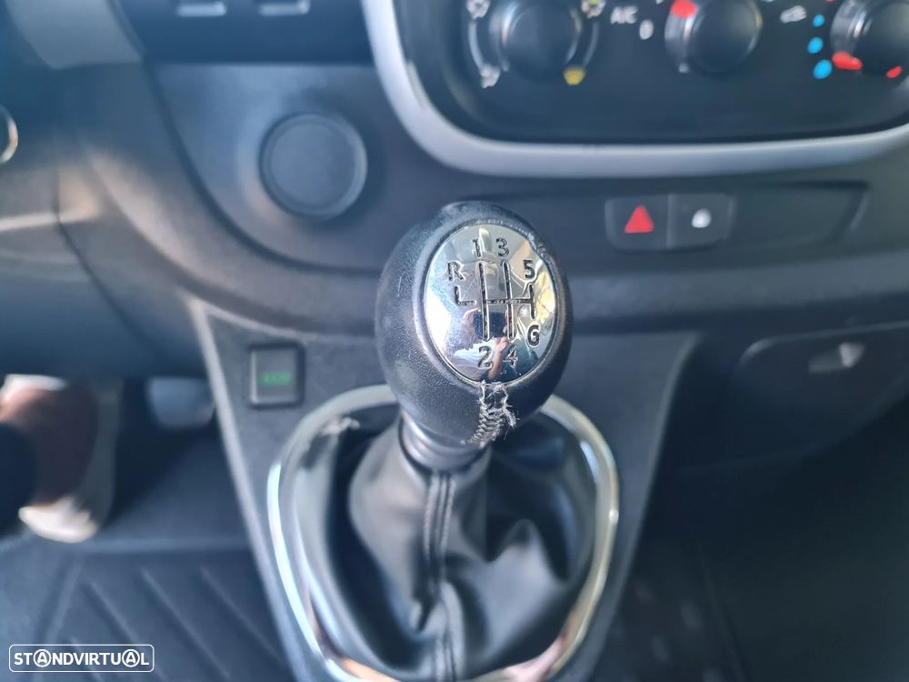 Renault TRAFIC 1.6 DCI 125CV L1H1 * AC * Câmera * ( c/IVA ) - 41