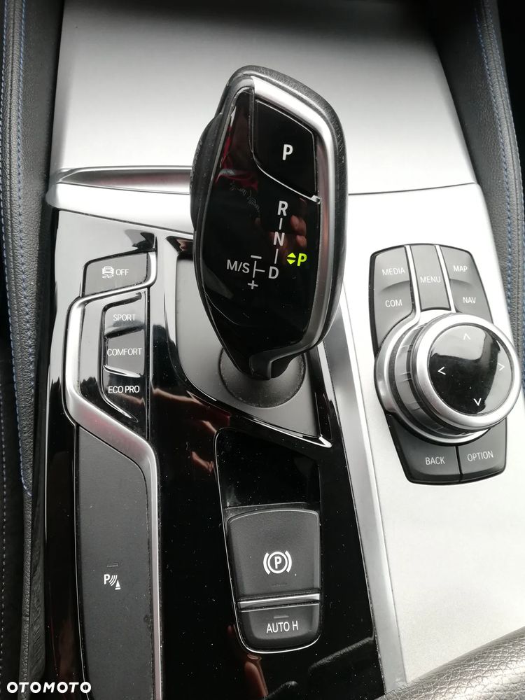 BMW Seria 5 520d Touring M Sport Edition - 36